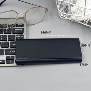 Custodia/Borsa per Occhiali da Sole con Clip in Morbida Pelle PU Personalizzabile con Logo, Vendita all'Ingrosso Diretta dalla Fabbrica - Product Image 4