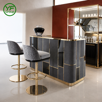 Tabouret de bar pivotant en velours gris de luxe sur mesure avec base en métal doré pour hôtel, restaurant, bar, salon