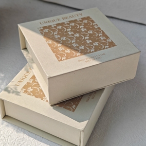 Boîte cadeau rigide de luxe avec couvercle et base, structure <span class=keywords><strong>en</strong></span> carton premium, emballage pour bijoux, cosmétiques, cadeaux, <span class=keywords><strong>vente</strong></span> au détail - Product Image 1