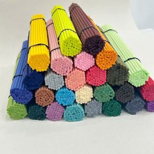 Bâtonnets diffuseurs synthétiques écologiques et inaltérables pour diffuseur de parfum, en rotin coloré (gris, marron, jaune, rose), grand format 10 cm - Product Image 6