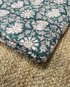 Tela de Algodón Ligera con Estampado Artesanal, Tela India Hecha a Mano con Diseño Floral para Confección de Vestidos para Niñas y Niños, Cortinas - Product Image 4