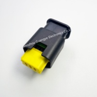 Cableado Automotriz USB de 3 Vías con Carcasa de ABS/Nylon, Clasificación IP67, Corriente de 20A, Modelo 1-1801178-4