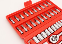 Coffret Professionnel de 46 Pièces d'Outils Manuels : Clés à Douilles, Clé à Cliquet et Accessoires pour Automobile et Mécanique