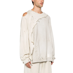 Felpa primaverile da <span class=keywords><strong>uomo</strong></span> bianca in maglia con design a strati misti, dettagli patchwork, orlo a costine, girocollo e spalle scese effetto distressed - Product Image 1