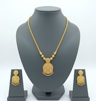 DIVYORO Ensemble de pendentifs médaillon en filigrane plaqué or, bijoux de mode pour femmes, ensemble élégant de collier et de boucles d'oreilles