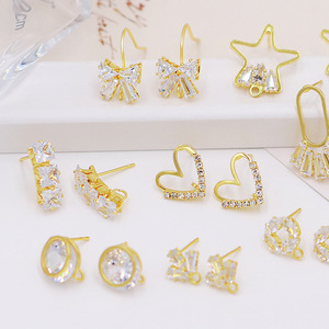Pendientes con forma de corazón chapados en oro con circonita para mujer, uso diario - Product Image 1