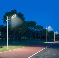 Lampe solaire LED pour rue avec batterie LiFePO4 1000W-1500W, détecteur de mouvement, IP65, résistant aux intempéries, matériau ABS, installation facile pour une utilisation routière