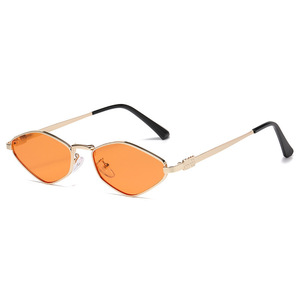 Lunettes de soleil tendance 2022, monture en métal dorée, forme œil de chat, petites lunettes triangulaires pour femmes, verres acryliques UV400, dégradé de couleurs - Product Image 2