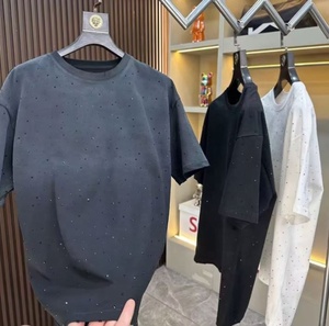 T-shirt en coton pour homme personnalisable, couleur unie, style décontracté ample, imprimé avec strass, coupe épaules tombantes - Product Image 1