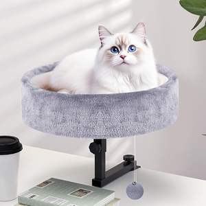 Venta al por mayor moderna de plástico pequeña mascota Mesa cama 360 rotación gato nido altura ajustable escritorio gato hamaca para oficina - Product Image 2
