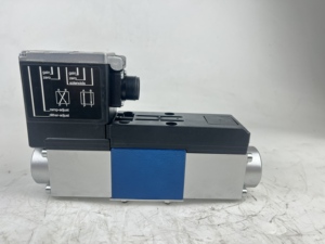 Control direccional proporcional hidráulico 4WRBAE 0811404153 4WRBAE6W18J-2X/G24N9K31/A1M - Product Image 4
