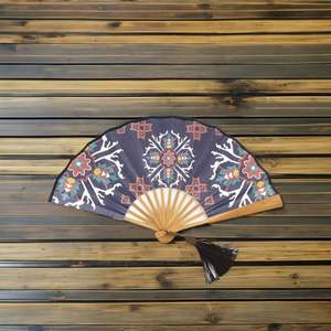 Abanicos Plegables Personalizados al por Mayor de Fábrica con Diseño de Libélula de Bambú, Estilos Pintados para Bodas, Ideales para Música y Eventos. - Product Image 3