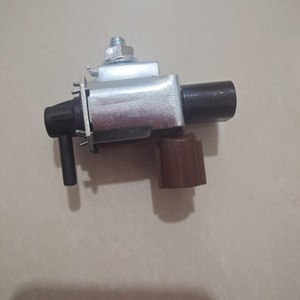 Válvula Solenoide Mitsubishi MR127520 MR299355 DC 12V, Válvula de Control Automotriz para Medios a Temperatura Normal - Product Image 1