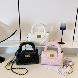 Tienda en Línea de Venta al por Mayor - Bolsos de Diseño de Lujo Hechos de Material PU con Decoraciones de Cadena para Mayor Comodidad de Transporte. 8903 - Product Image 1