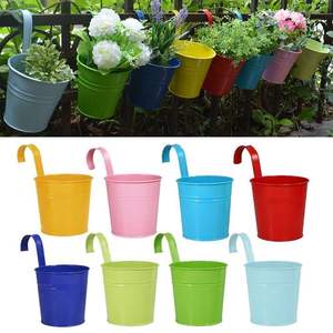 Ventes en gros de pots de fleurs suspendus en métal et en plastique pour la décoration extérieure du jardin, avec crochet détachable - Product Image 6