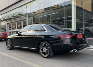 Auto Usado 2023 Mercedes-Benz Clase E E 260L 2.0T L4 197hp/ps Mediano-Grande 95 # Sedán Turboalimentado de Gasolina, 4 Puertas, 5 Asientos, 9 Velocidades, R18 - Product Image 4