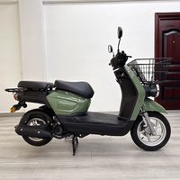 Nouveau style Moto à essence 150 cm³ avec moteur refroidi par air, vitesse maximale 85 km/h, frein à disque avant et grand coffre arrière