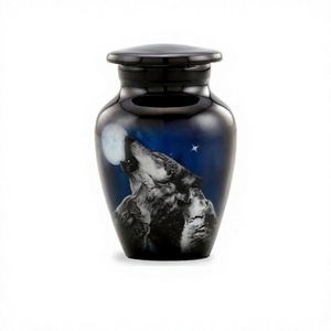Urne souvenir loups de minuit-Mini crémation 3 loups pour cendres hurlant à la lune urne avec sac en velours gratuit - Product Image 1