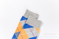 Chaussettes au design personnalisé Chaussettes unisexes à la mode Street Hip-hop Jacquard Diamond Check Chaussettes en coton pour hommes Happy Funny
