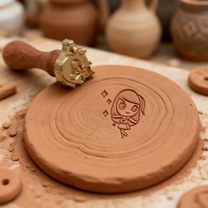 Gravure personnalisée de logo en lettres combinées en cuivre et laiton, tampon en argile pour marque commerciale - Product Image 5
