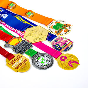 Оптовая продажа, американский марафон, бег, футбол, карате, спортивные медали, рак груди, подвесные медали, медальон с эмалью - Product Image 1
