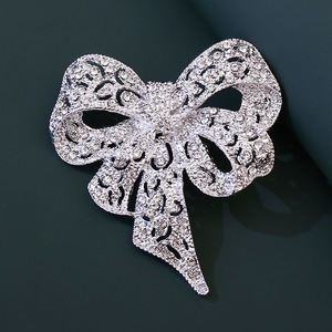 SLBRIDAL Legering Strass Kristallen Vlinderdas Dames Broche Spelden Meisjes Broches Kleding Sjaal Pak Trui Spelden Sieraden Accessoires - Product Image 3