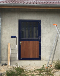 Porte néerlandaise NBS personnalisée pour écurie avec porte fendue en acier galvanisé à chaud, garantie 1,5 an - Product Image 1