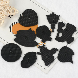 Nuovi Design Spilla Smaltata con Motivo Scheletro della Morte in Mantello Viola per Halloween - Product Image 5
