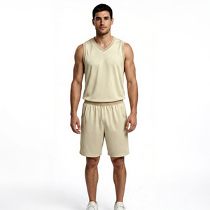 Ensemble uniforme de basketball pour homme en maille respirante beige, maillot sans manches à col en V et short - Product Image 1