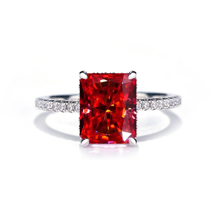 Rouge (moissanite 4 carats)