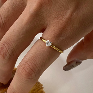 Anello con Quadrifoglio e Diamante, Set di 3 Anelli a Forma di Cuore e Fiore, Gioielli in Acciaio Inossidabile Placcato Oro Antiossidante - Product Image 4