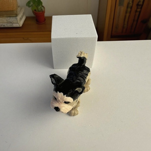 Estatua de Perro Xia York Impresa en 3D - Adorno Moderno de Mediados de Siglo, Regalo de Graduación para Decoración de Escritorio o Exteriores - Product Image 2