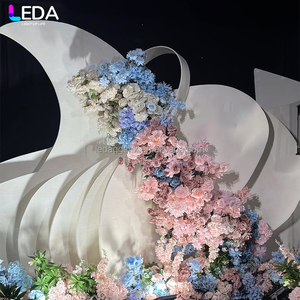 Arco de Acrílico con Flores Artificiales LEDA, Decoración para Eventos, Fiestas y Escenarios, Ideal para Bodas - Product Image 4