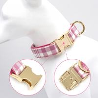 Collier pour chien de luxe de style britannique en nylon multicolore avec motif uni, boucle métallique gravée au laser et impression design