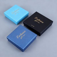 Boîte cadeau en carton kraft de luxe avec logo personnalisé, boîte d'emballage avec couvercle pour bijoux, colliers, bagues, boîte en papier avec éponge