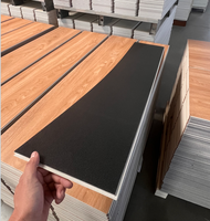 Rauchresistenter SPC-Vinylboden mit Starrem Kern, Schwimmend Verlegbar, IXPE-Polsterung, Kratzfest, Luxuriöser Klick-Vinylboden für Stark Frequentierte Räume