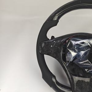 Volante Sportivo Personalizzato in Pelle e Fibra di Carbonio per <span class=keywords><strong>Alfa</strong></span> <span class=keywords><strong>Romeo</strong></span> Stelvio Giulia, Fondo Piatto, Display LED RPM, 3 Razze, Impugnatura da 45mm - Product Image 2