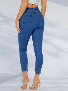 <span class=keywords><strong>Jeans</strong></span> svasati svasati da donna elasticizzati e Lifting per <span class=keywords><strong>vita</strong></span> con bordi sfrangiati con decorazione diamantata <span class=keywords><strong>Skinny</strong></span> Plus Size in Denim lavato - Product Image 4
