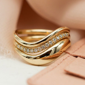 Set di Tre Anelli Impilabili Ondulati per Donne, Gioielli di Moda Creativi e Versatili - Product Image 1