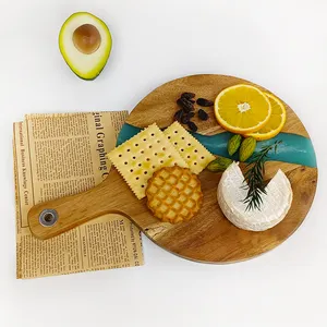 Best Selling wood charcuterie cutting board epoxy Chopping Serving Board resin cheese board with handle