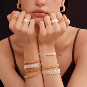 Großhandel Mode Einfache Ringe für Frauen Verschiedene Spitzens tile Trendy Gold & Silber gepflanzter Schmuck - Product Image 2