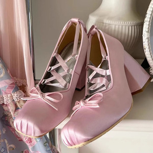 Chaussures de ballet en soie à bout carré pour femmes, sandales à talons épais pour filles, escarpins habillés à lacets croisés à la cheville avec nœud - Product Image 6