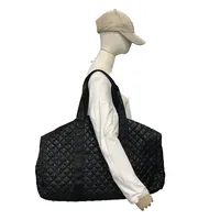Grand sac de voyage léger et moelleux avec bretelles réglables, idéal pour les voyages et les escapades
