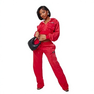 Conjunto Deportivo de 2 Piezas para Mujer, Sudadera con Capucha Roja, Corte Holgado, Manga Larga, Material de Felpa - Product Image 1