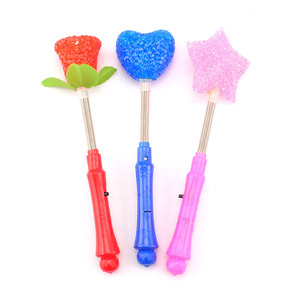 Juguete LED con luz intermitente en forma de estrella y corazón para niños, regalo para fiestas, material plástico, no requiere pilas - Product Image 3