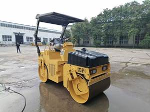 รถบดถนนเครื่องยนต์ดีเซลแบบดรัมเดี่ยว 3 ตัน ยี่ห้อจีน รุ่นปี 2018 แรงบด 35 กิโลนิวตัน เครื่องจักรงานดินมือสองสภาพดี - Product Image 4