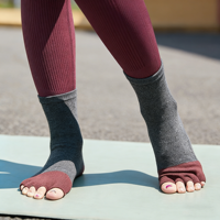Chaussettes de yoga tricotées antidérapantes à cinq doigts pour femmes, à talon ouvert, respirantes et absorbant la transpiration, pour Pilates