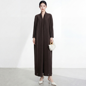 เสื้อคลุมยาวแบบมินิมอล PY Abaya ผ้าถัก ทรงเทรนช์โค้ท คอวี แขนสามส่วน สีดำล้วน สำหรับผู้หญิง แฟชั่นฤดูใบไม้ร่วง - Product Image 4