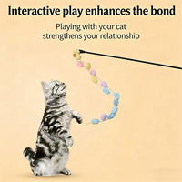 Bâton de chat interactif multicolore avec plusieurs sections, boule en peluche, pompon et clochette, longue tige, pour chats d'intérieur