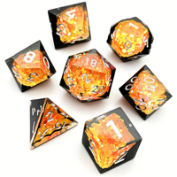 Ensemble de dés en résine personnalisés effet géode avec effet pierre de cristal, fabricant de dés polyédriques à bords vifs pour RPG, DND, Kickstarter, OEM